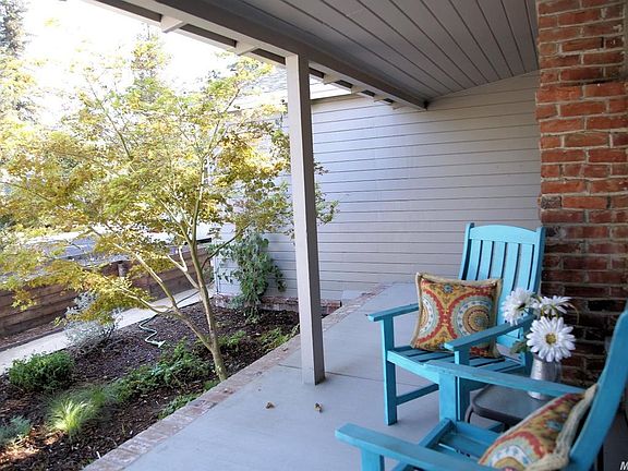 3rd image of 414 Buena Tierra Dr