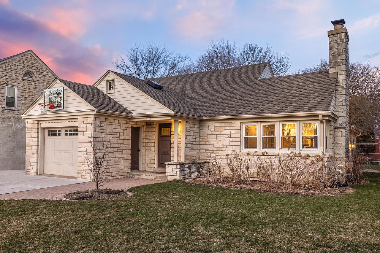 2338 Pasadena BOULEVARD, Wauwatosa, WI 53226 Zillow