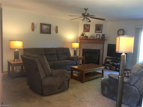 2nd image of 1154 Travis Dr