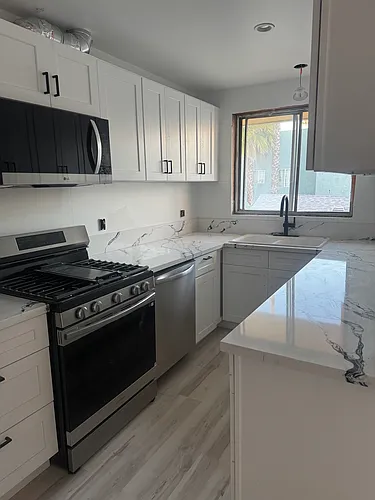 522-528 N Alexandria Ave Photo 1