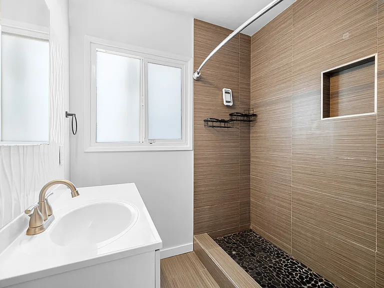 11793 Glencrest Dr — Photo 16