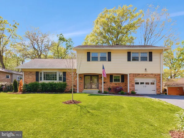 8406 Brewster Dr, Alexandria, VA 22308