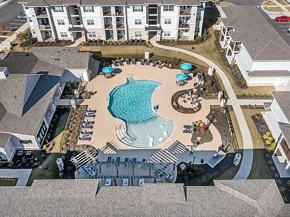 2nd image of 900 Graces Reserve Cir #67560f9f4
