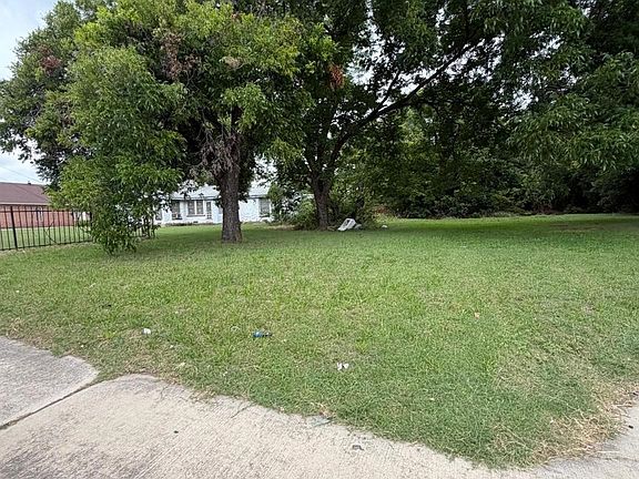 4th image of 2523 E Ledbetter Dr