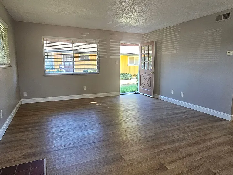 5901 S Land Park Dr — Photo 24