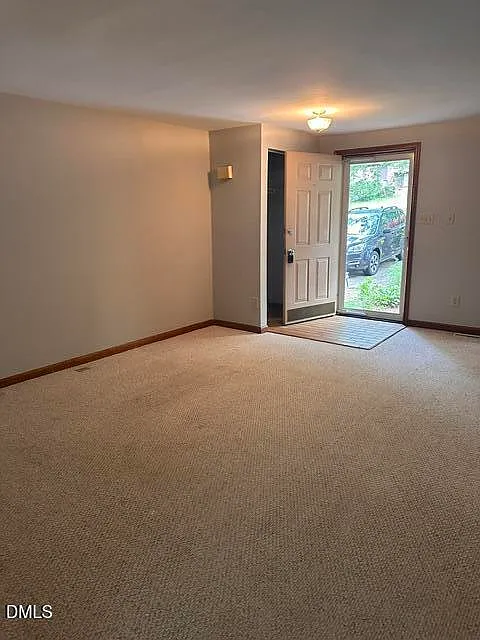 3 bed, 2.0 bath, $1,800 — Photo 4