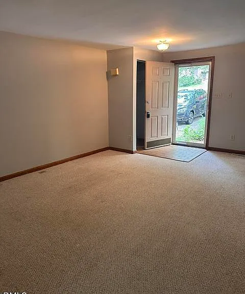 7334 Shellburne Dr — Photo 4