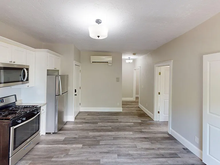 108 Meridian St #3 — Photo 10