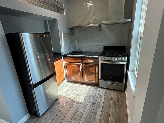 4th image of 244 Allen St #5