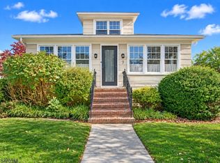 9 Montgomery Ave, Rocky Hill Boro, NJ 08553