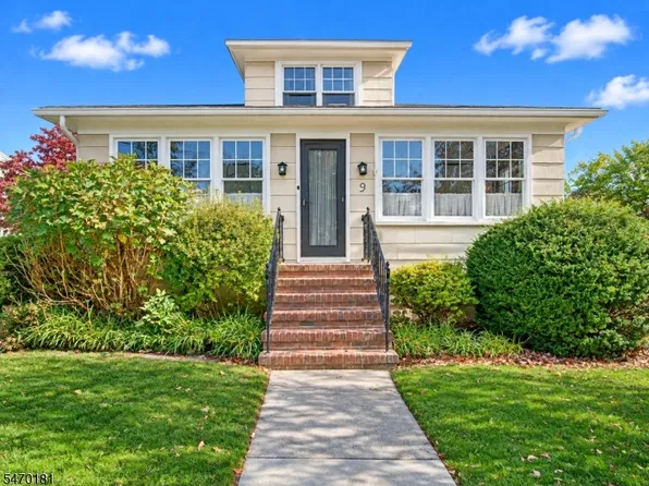 9 Montgomery Ave, Rocky Hill Boro, NJ 08553
