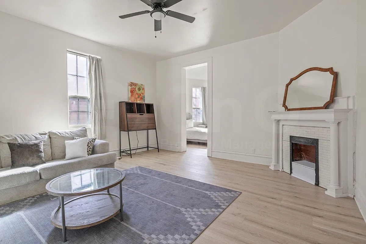 3 bed, 1.0 bath, 1500 sqft, $1,199 — Photo 3