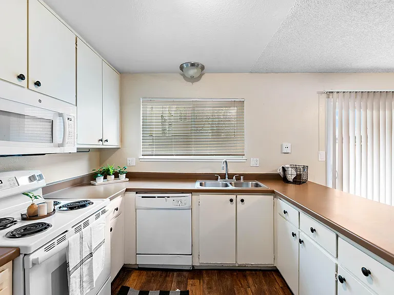54 Quay Ct — Photo 82