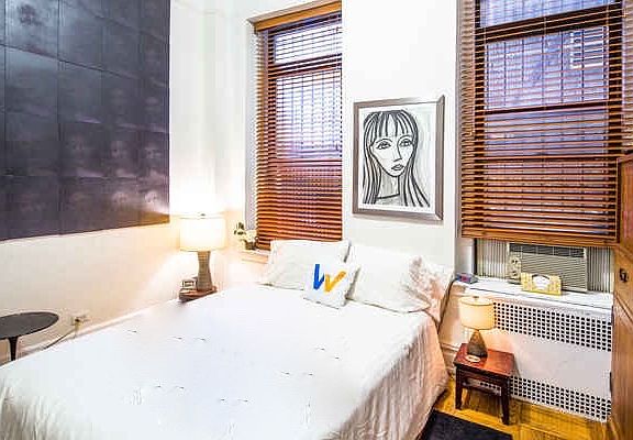 4th image of 205 W 54th St APT 1D