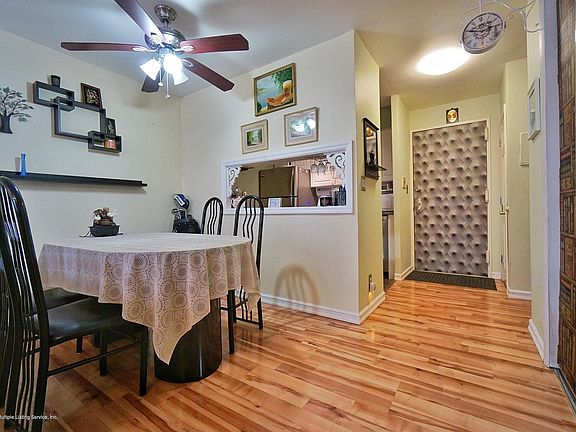 5th image of 2 Elmwood Park Dr APT 115