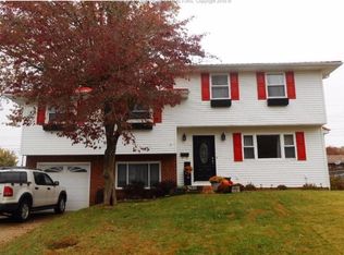 703 S Ritchie Ave, Ravenswood, WV 26164