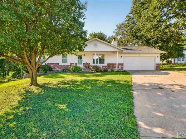 14 Arlington Oaks Dr, Cedar Hill, MO 63016