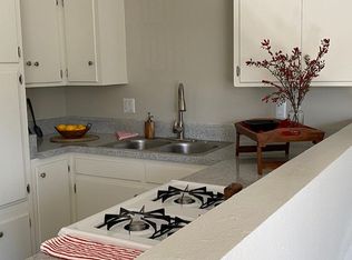 530 W 1st St APT 8, Tustin, CA 92780