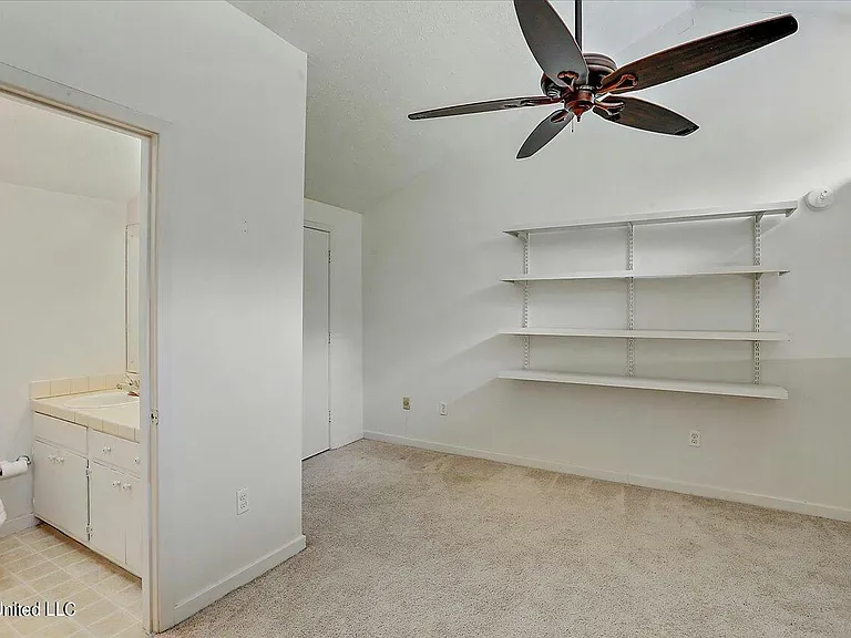 200 Woodgreen Dr — Photo 12
