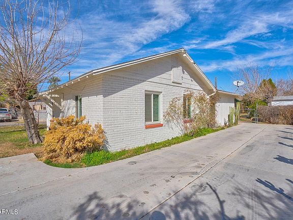3rd image of 2626 W Vista Ave