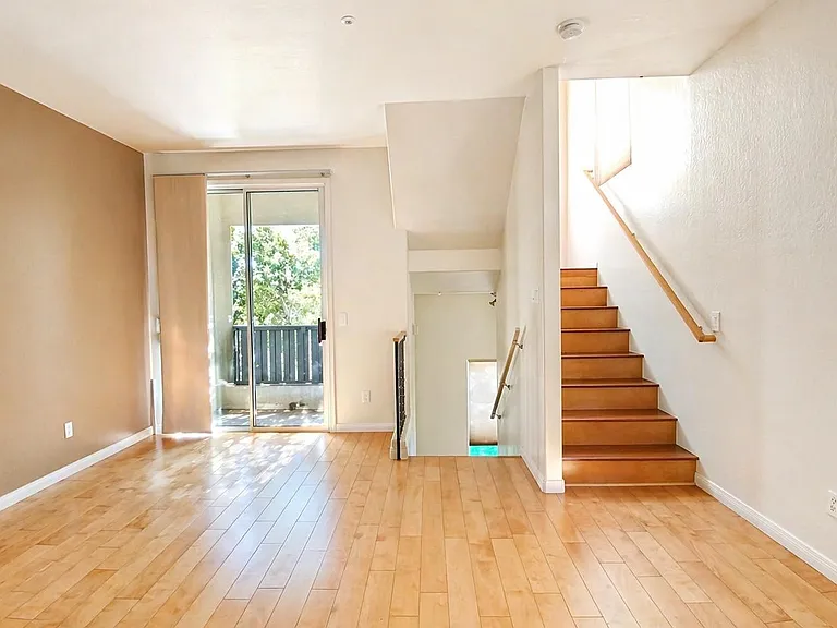 105 W Commerce Ct — Photo 6