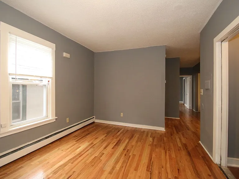 176 Bassett — Photo 13