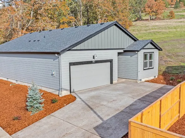 595 Wetleau Dr, Lowell, OR 97452