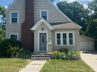 65 Chippewa Rd, Pontiac, MI 48341