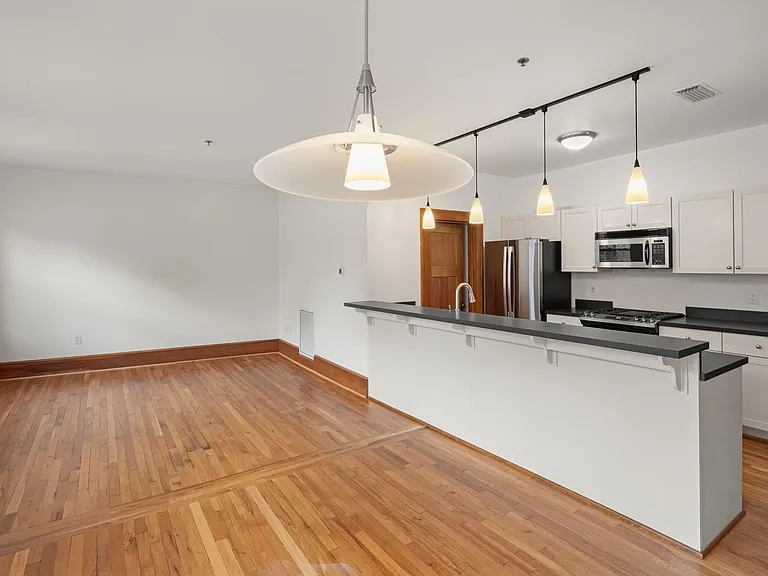 55 1/2 Haywood St #3B — Photo 8