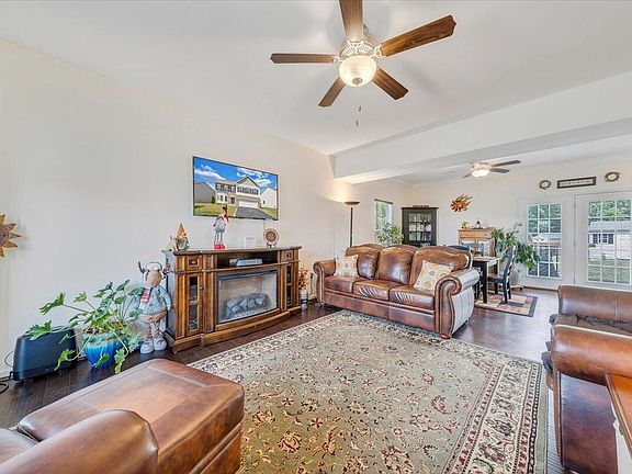 2nd image of 8327 Leighburn Dr