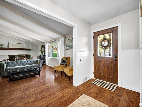 4th image of 118 W Merle Ln