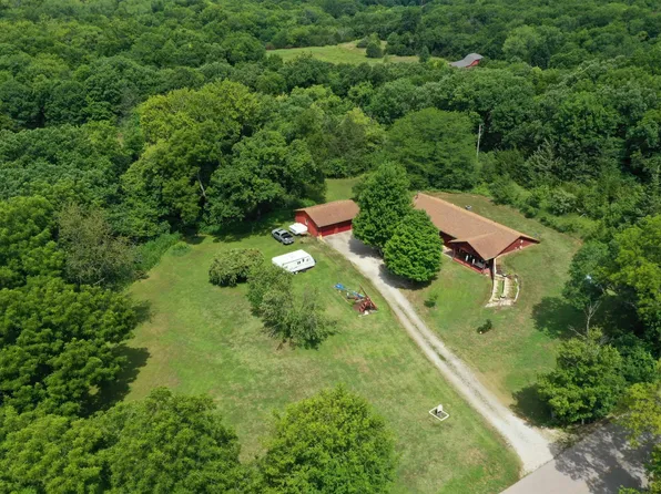 1545 SW Hodges Rd, Topeka, KS 66615