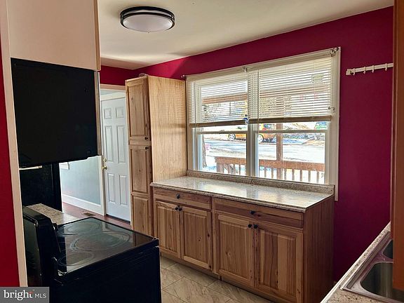 3rd image of 139 City View Ave