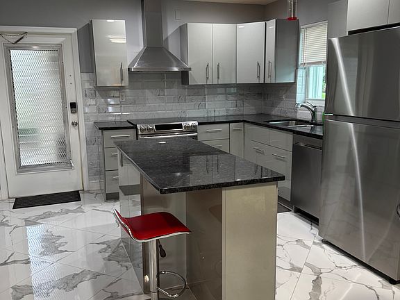 4th image of 1225 NW 21st St APT 707
