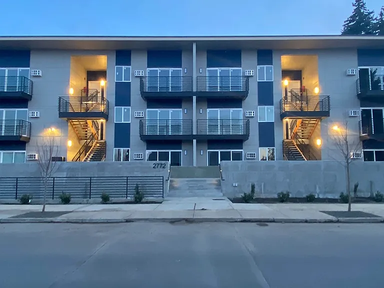 Thirty First Place Apartments — Photo 11