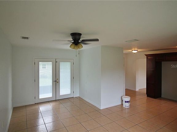 2nd image of 709 N Brunnell Pkwy