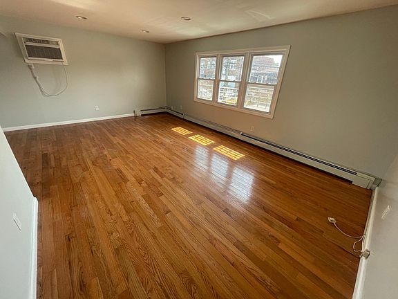 3rd image of 243 Union St Floor 1