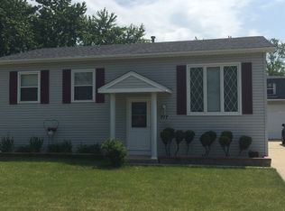 717 Belmont Dr, Romeoville, IL 60446