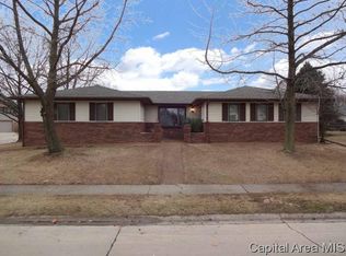 2908 Twin Lakes Dr, Springfield, IL 62707