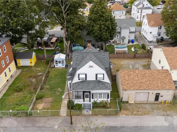 15 Redfern St, North Providence, RI 02911