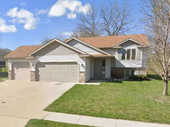 652 7th St SW, Pine Island, MN 55963