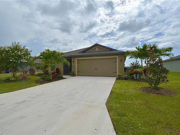 2nd image of 450 Shadow Lakes Dr