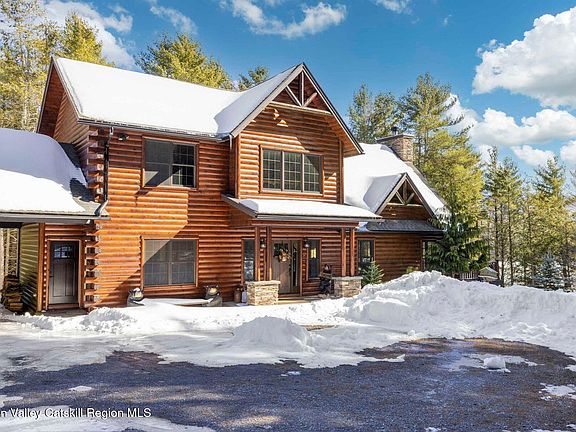 2nd image of 85 Conifer Lake West Rd.