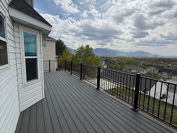 5th image of 965 N 800th St E