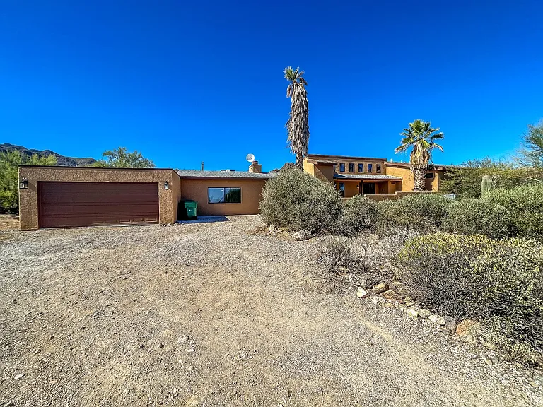 1711 N Placita Tuberia — Photo 1