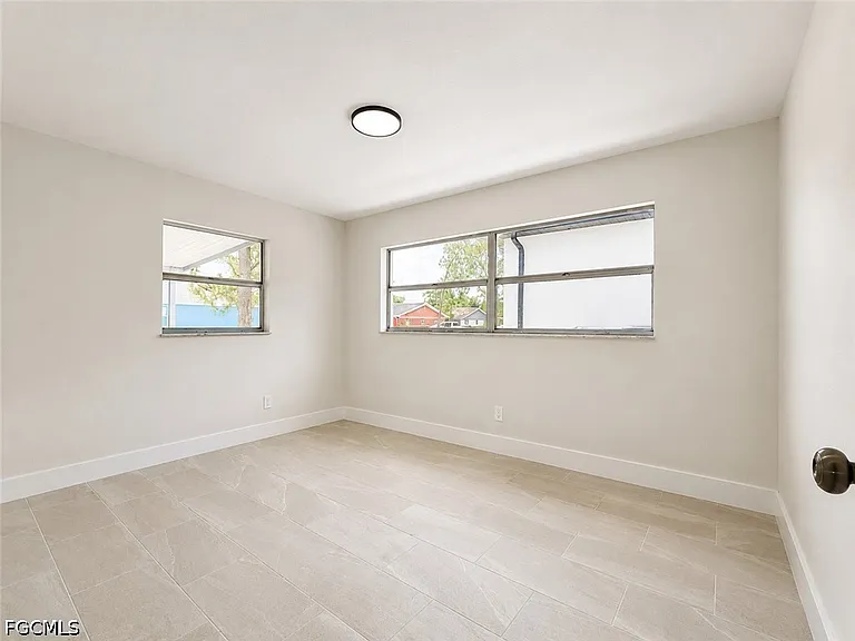 5422 9th Ave — Photo 6