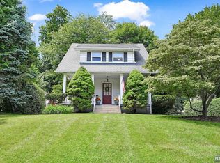 74 S 5th St, Park Ridge, NJ 07656