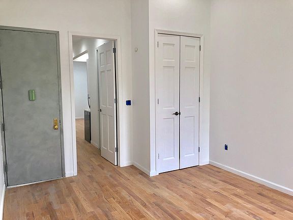 4th image of 1418 Dekalb Ave APT 1L
