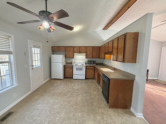 3rd image of 1124 Bluewillow Ct