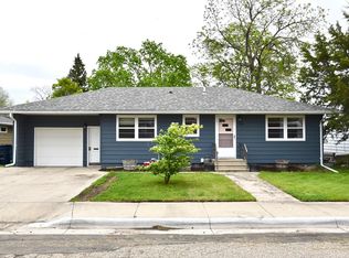 318 Mary Ln, Pierre, SD 57501